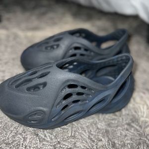 Adidas Yeezy Foam RNNR Kids Toddler Size 11